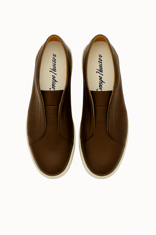 Sneakers senza lacci con elastico interno si usa come un Mocassino