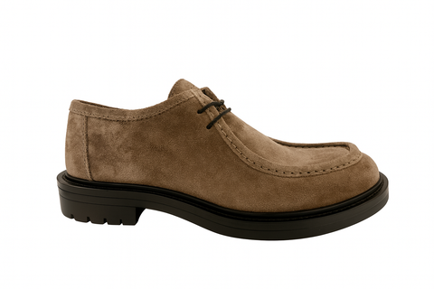 Stringata a due fori in camoscio vigogna